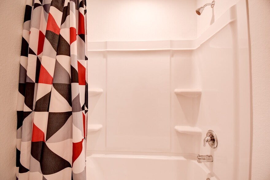 Building Photo - 410 Emma St