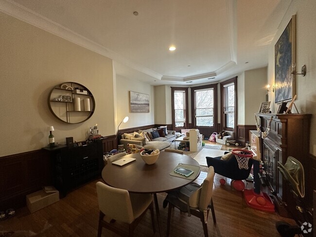 Building Photo - 331 Beacon St