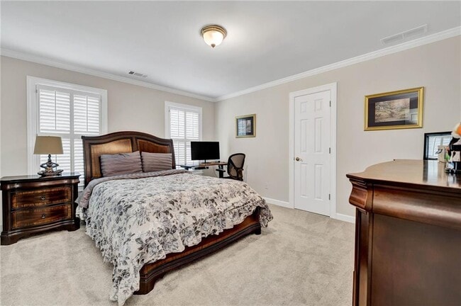 Building Photo - 2448 Kings Arms Dr