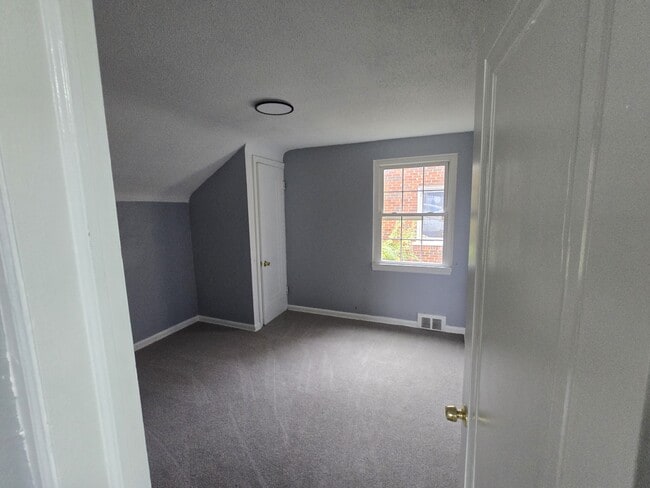 Building Photo - 5026 Philip St