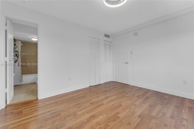 Building Photo - 16508 NE 26th Ave