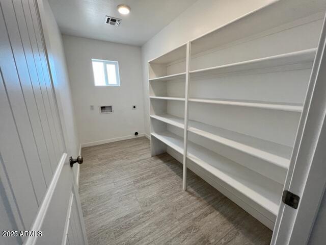 Building Photo - 4552 N Loring Rd