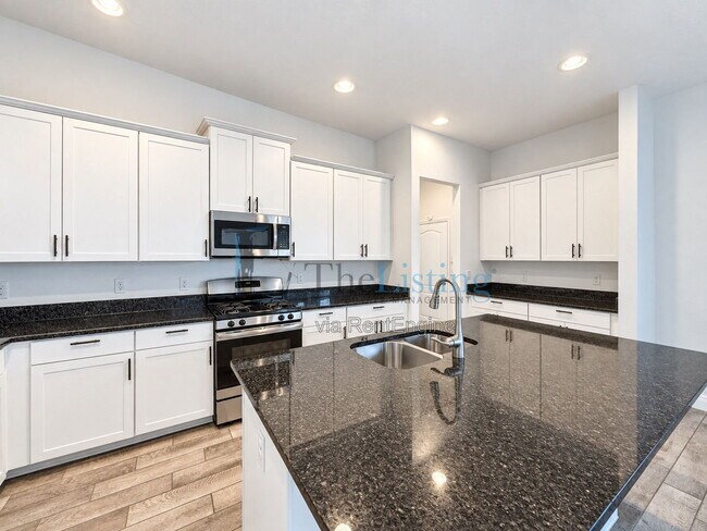 Building Photo - 15813 Sweet Lemon Way