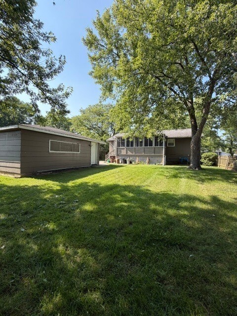 Building Photo - 450 E Mulberry Ct