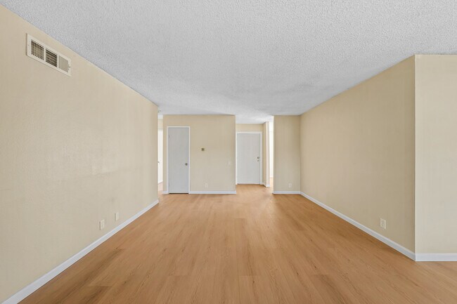 Building Photo - 3482 Alonquin Way