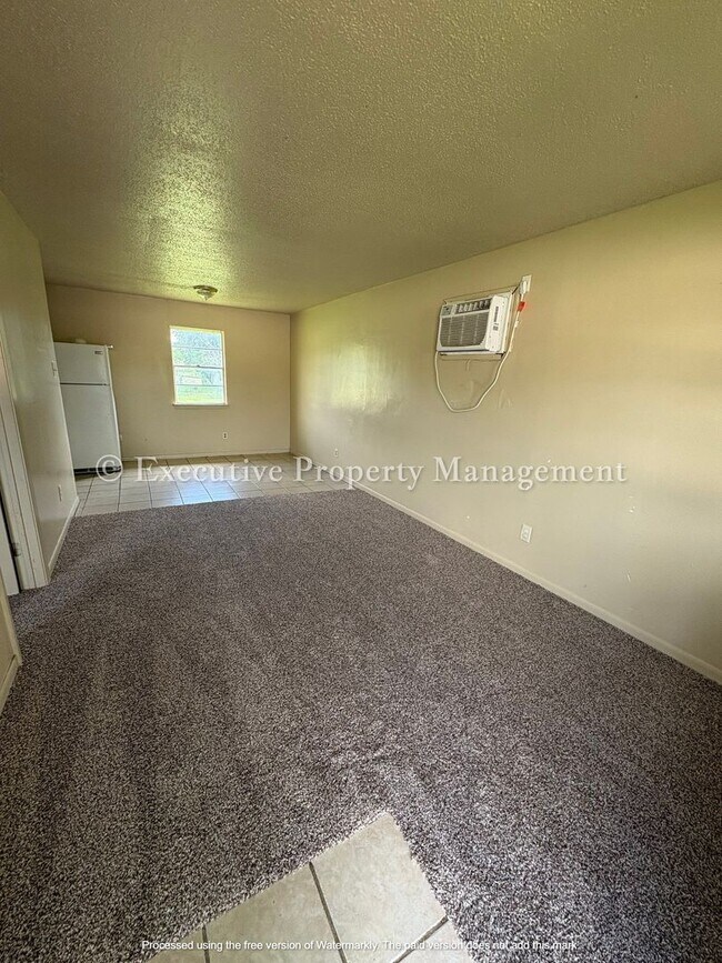 Building Photo - 410 Sunset Ln