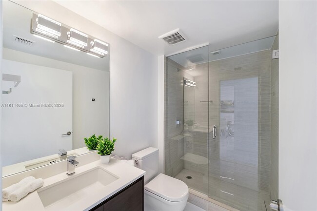 Building Photo - 300 Sunny Isles Blvd