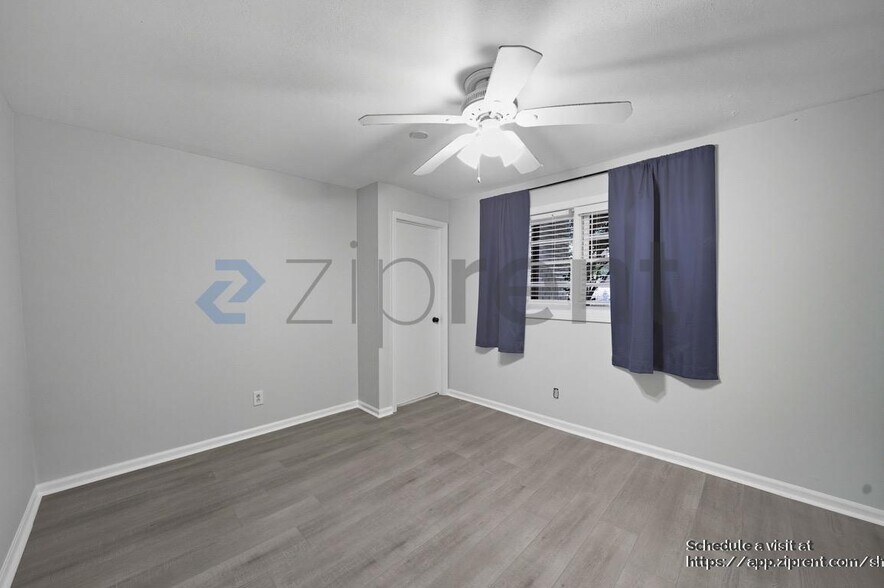 Building Photo - 792 Marstevan Dr NE