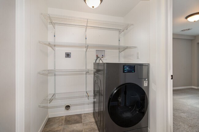 Building Photo - 4 Bedroom home in historic downtown Carlis...