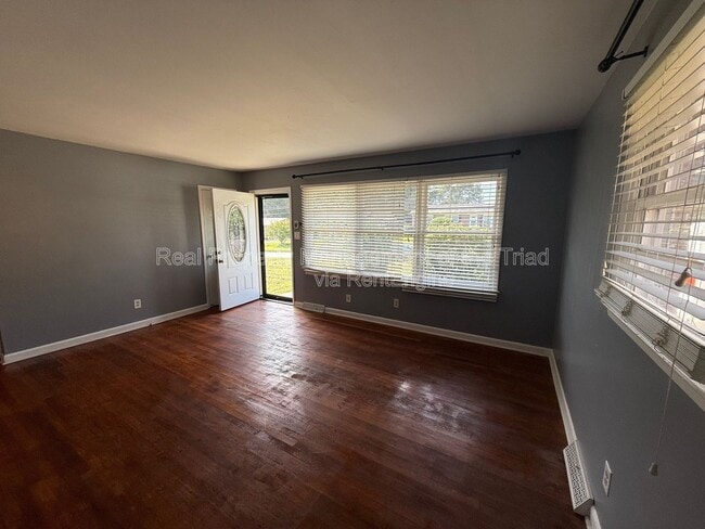 Building Photo - 710 Savannah St