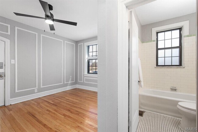 Building Photo - 6216 Northwood Ave