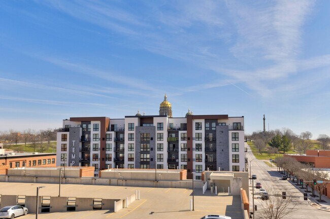 Building Photo - 309 E 5th St