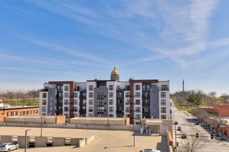 Building Photo - 309 E 5th St