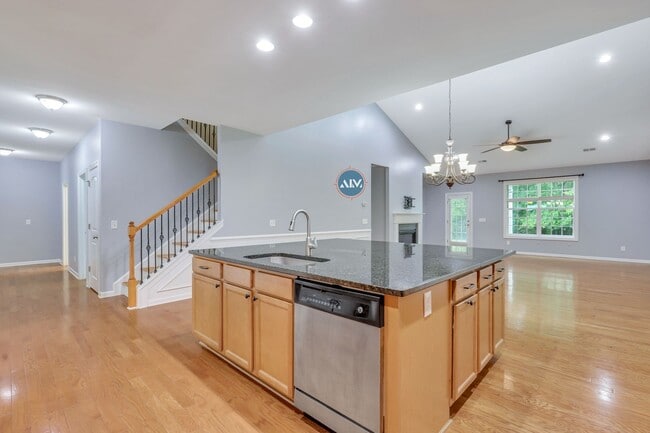 Building Photo - Beautiful Home In The Heart of Bluffton - ...