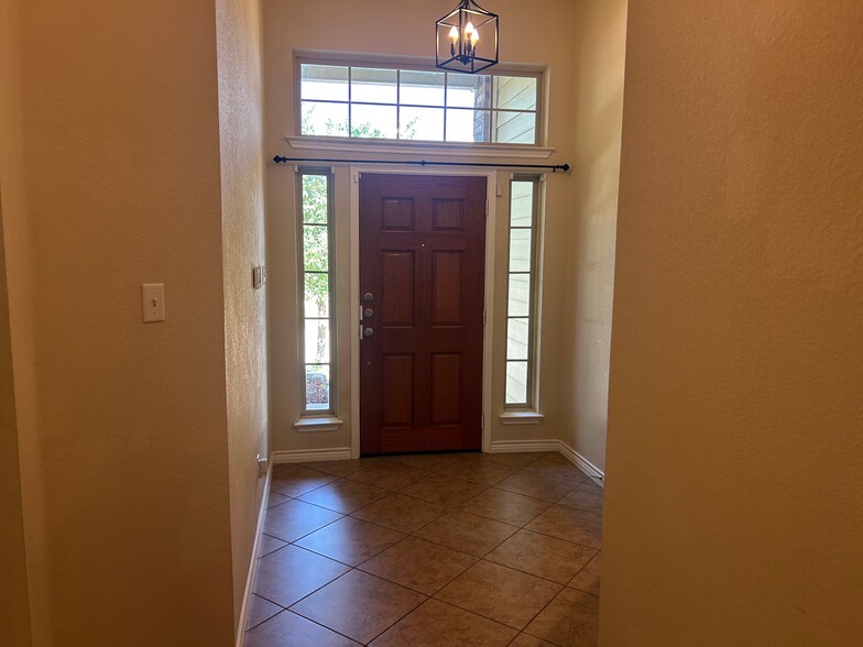 Building Photo - 2006 Deer Field Way