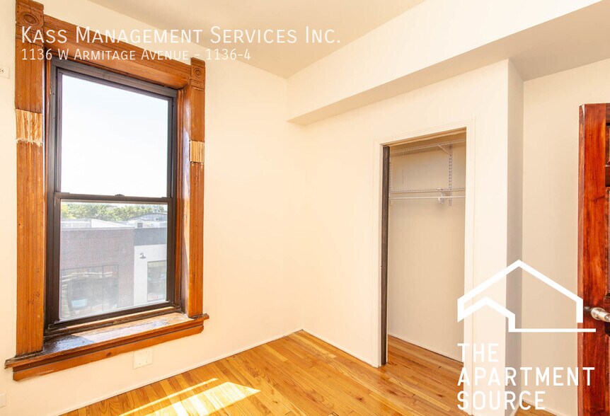 Building Photo - 1130 W Armitage Ave