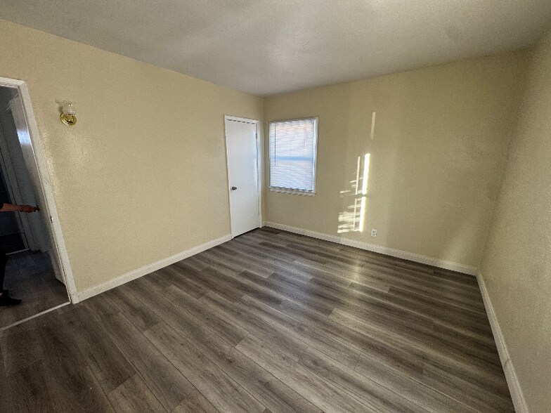 Building Photo - 1118 Magnolia Ave W