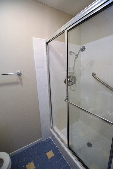 Building Photo - 6780 Friars Rd