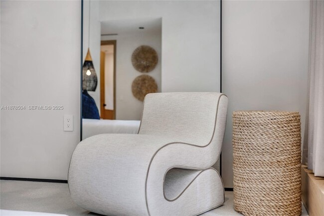 Building Photo - 1000 NW 9th Ct