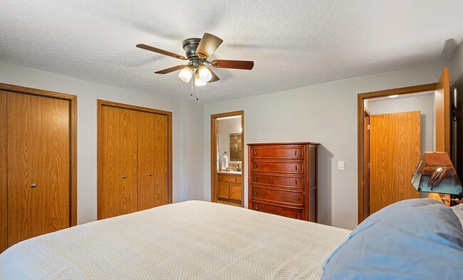 Building Photo - 5656 S Onaga Pl