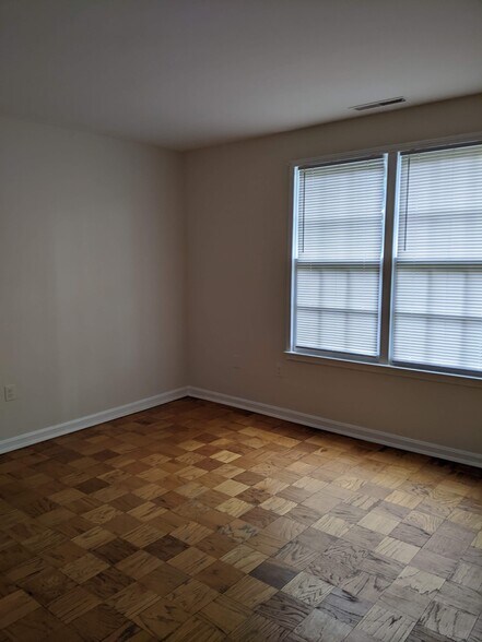 Bedroom - 742 Quince Orchard Blvd