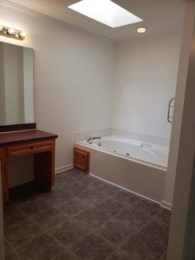 Building Photo - 2-bedroom, 2.5 bathroom townhome