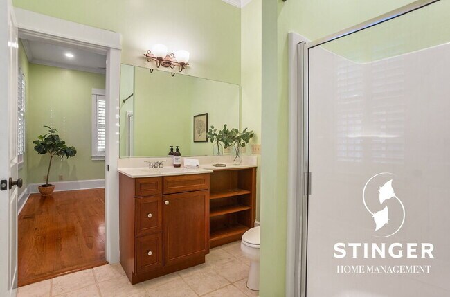 Building Photo - 14 Hayek St