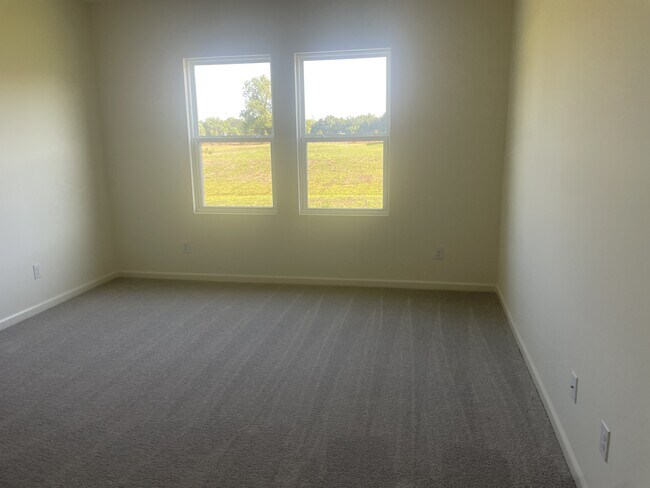 Building Photo - 349 Sporting Dr