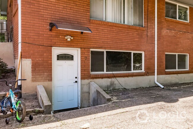 Building Photo - 3151 Quincy Ave