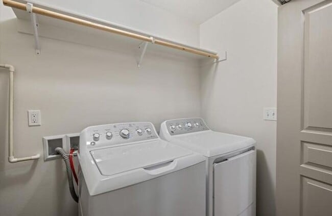 Building Photo - 3525 W 10th Ct