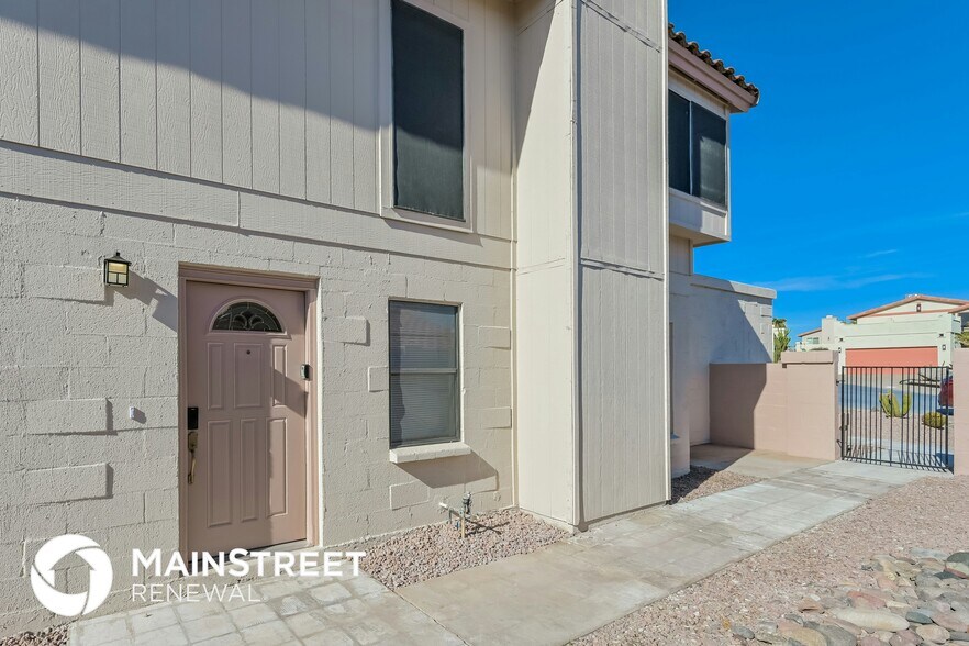 Building Photo - 1611 E Villa Maria Dr