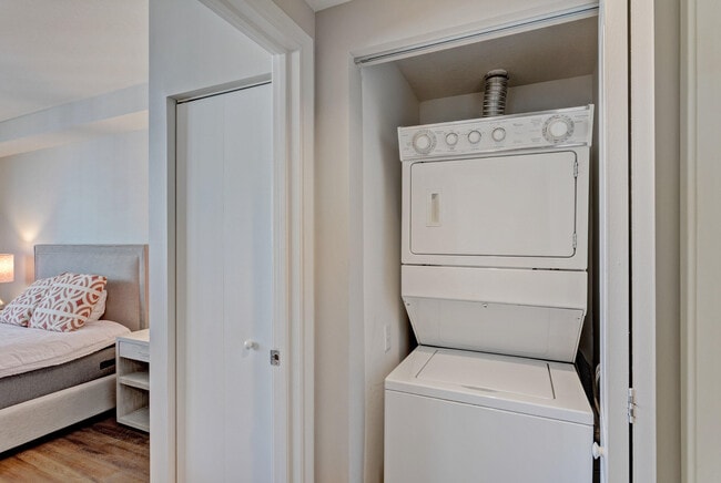 Building Photo - 1551 N Flagler Dr