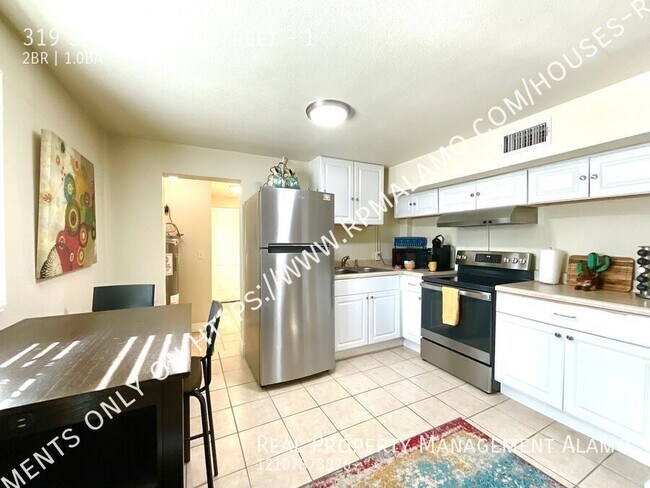 Building Photo - 319 S Olive St