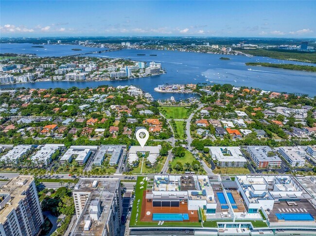 Building Photo - 10190 Collins Ave