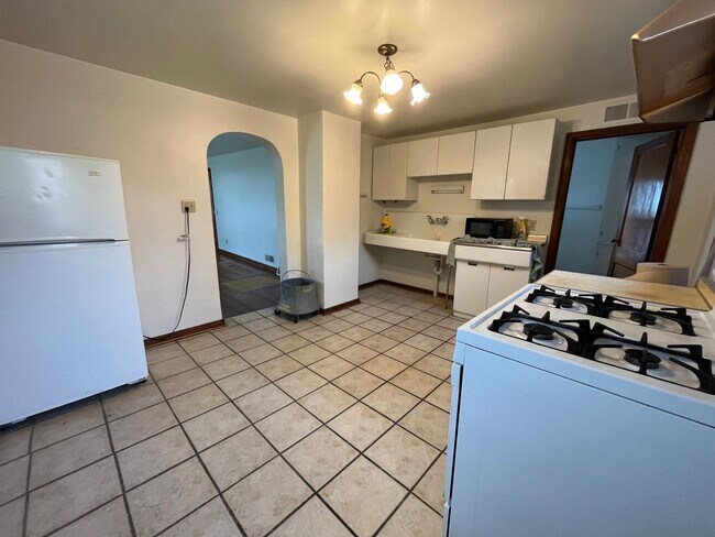 Building Photo - 508 St Claire