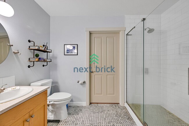 Building Photo - 2 BED & 2 BATH CONDO FOR RENT