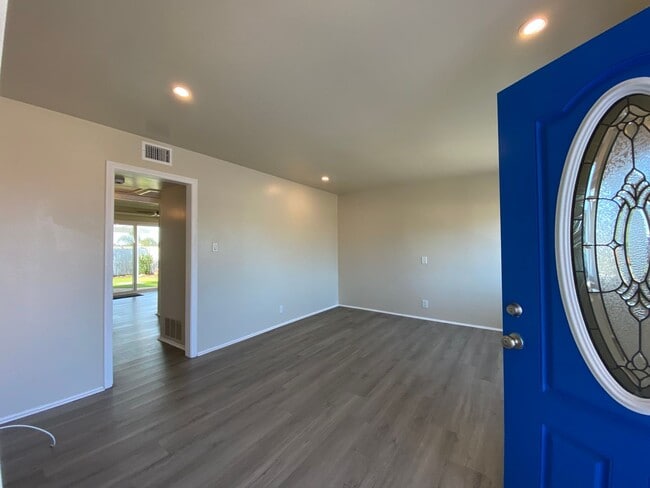 Building Photo - Beautiful 55+ Senior Community Single Story Home in Costa Serena!