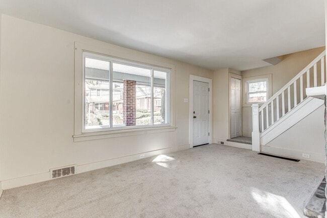 Building Photo - 2 bedroom home in Garfield for Rent!