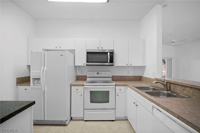 Building Photo - 4241 Bellasol Cir