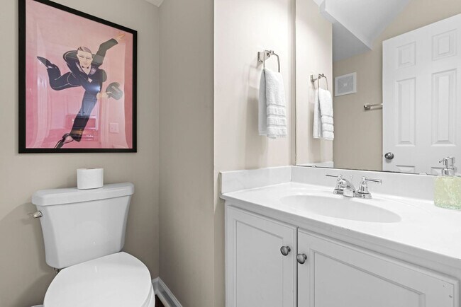 Building Photo - 2400 Hinton St