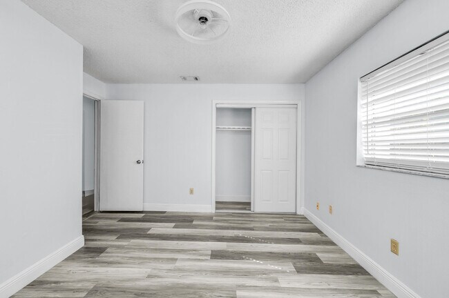 Building Photo - 22674 Family Cir