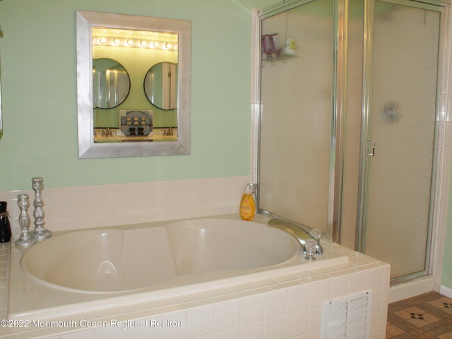 Building Photo - 5002 Trotters Way
