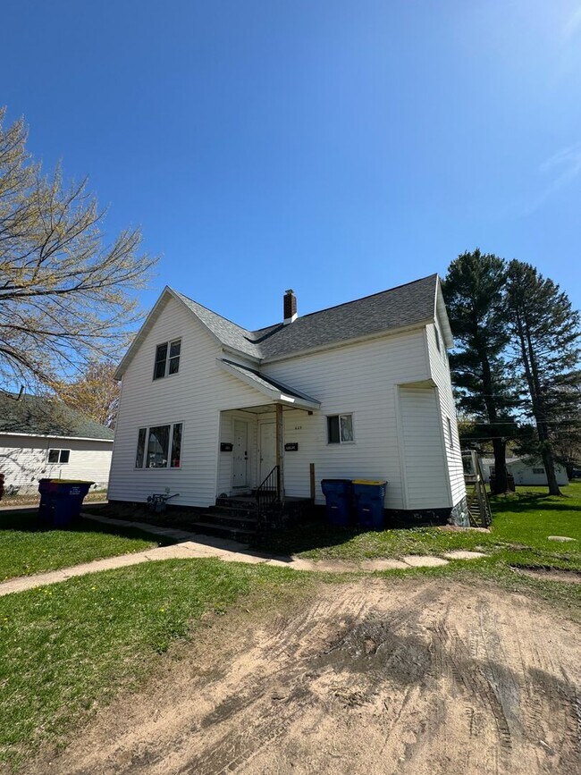 Building Photo - 605 N State St