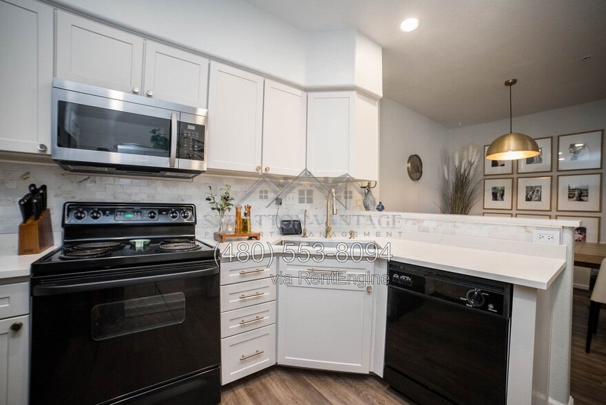 Building Photo - 10410 N Cave Creek Rd