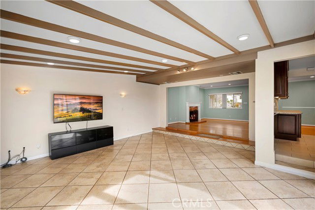 Building Photo - 841 Irving Dr