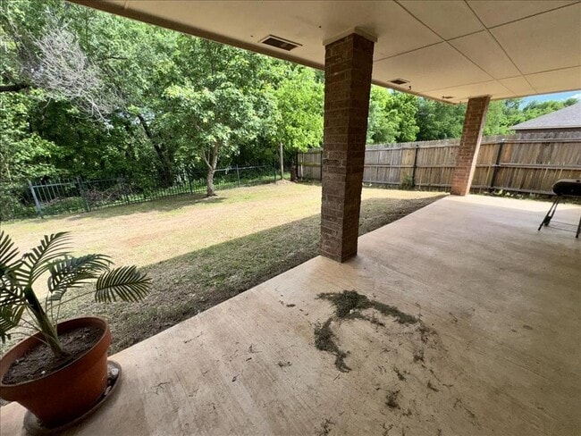 Building Photo - 1424 Teakwood Dr