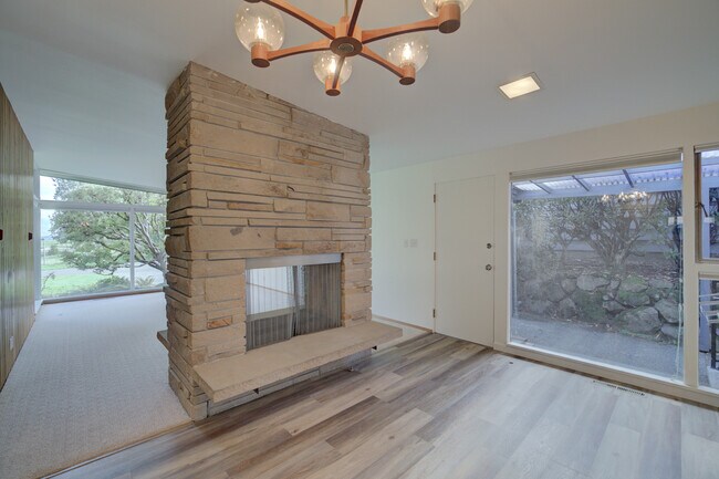 Building Photo - 8241 45th Ave NE