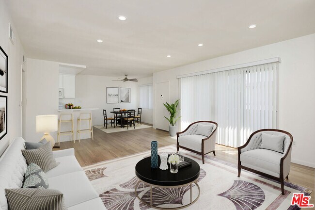 Primary Photo - 12801 Moorpark St