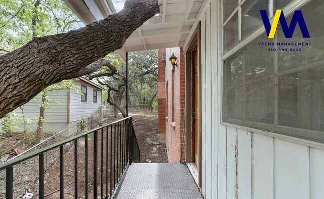 Building Photo - 17685 Morningside Dr