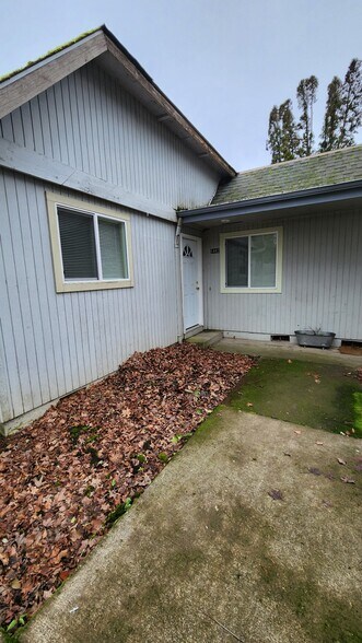 Building Photo - 1442 Salishan St SE